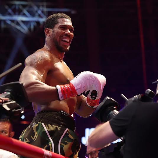 Joshua Stages Stunning Comeback, Knocks Out Prenga in a Dramatic Comeback