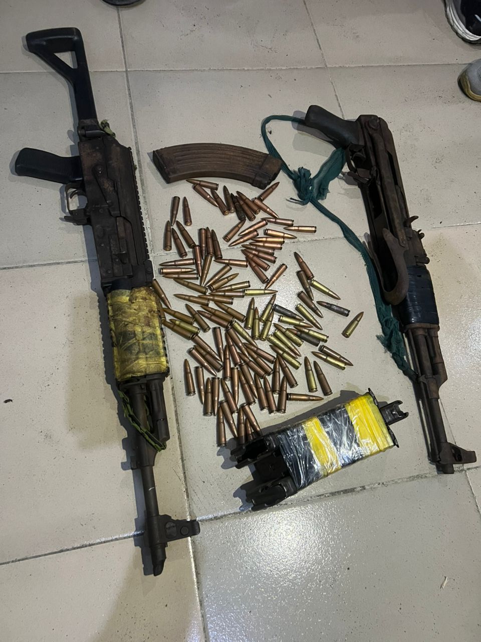 Police Foil Kidnap Attempt in Port Harcourt, Recover Rifles as Suspects Escape via River