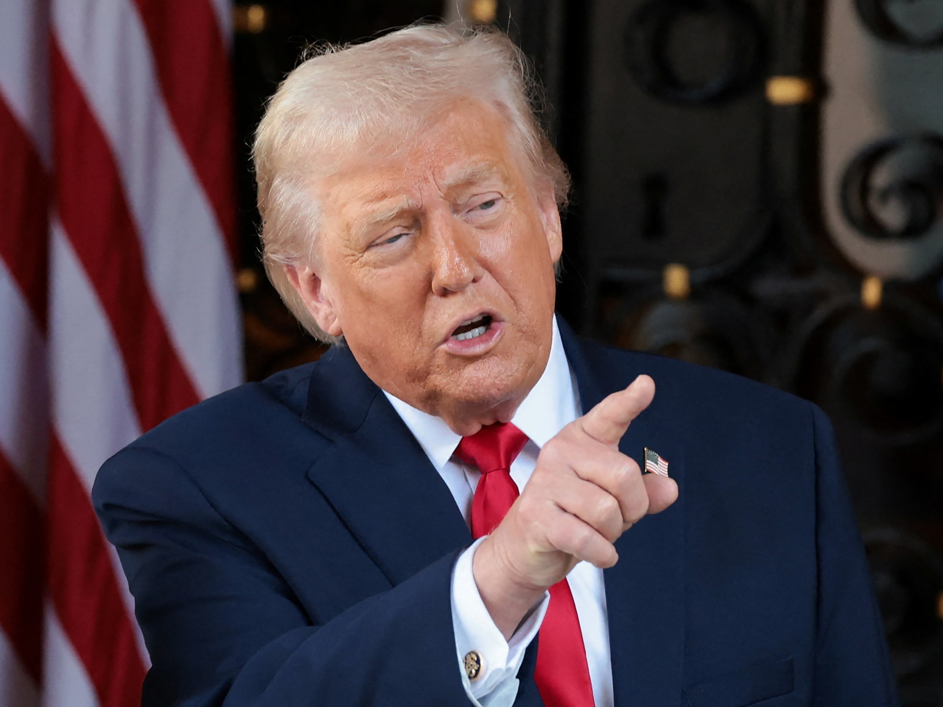 Trump Issues Fresh Threats Against Colombia, Says Cuba Is ‘On the Brink’