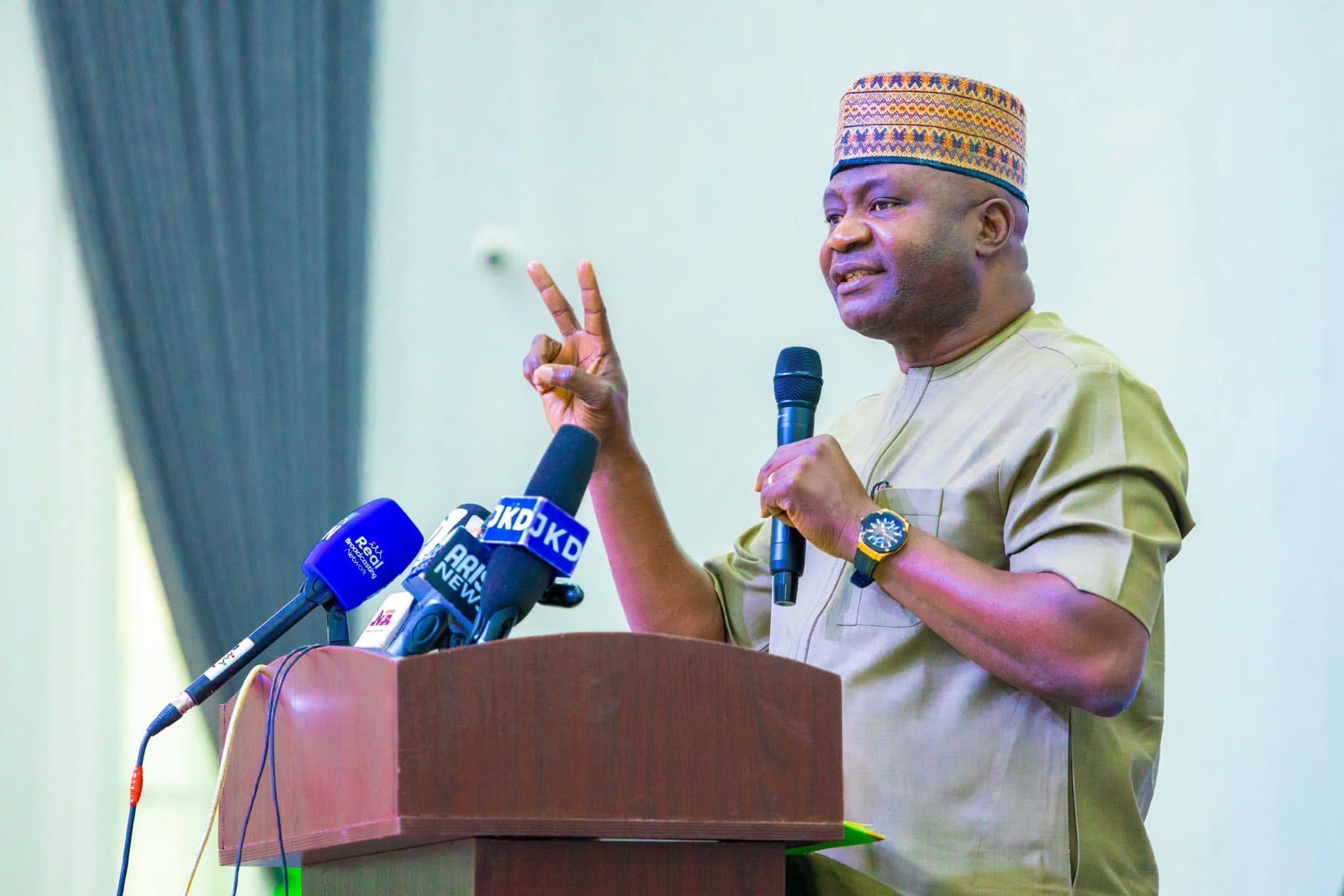 FG to Announce Fresh Salary Increase for Nigerian Troops &ndash; Defence Minister
